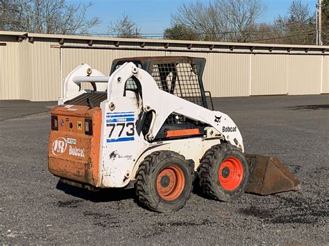 where is the serial number on a bobcat skid steer|bobcat 773 year by serial.